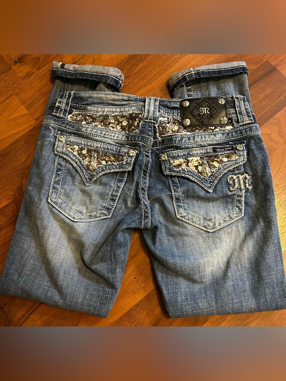 Miss Me cuffed Jean capri with rhinestones ✨ women’s 26